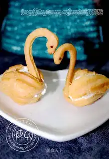 Swan Puffs