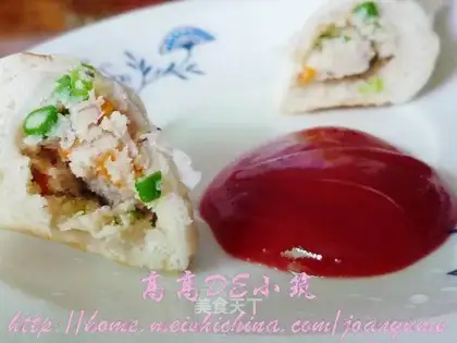 Fried dumplings with bean dregs