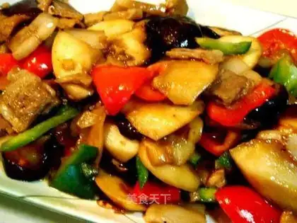 Stewed pork slices with double mushrooms in oyster sauce