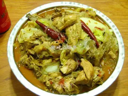 Stewed chicken with cabbage and vermicelli