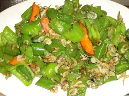 stir-fried green pepper with shrimp skin