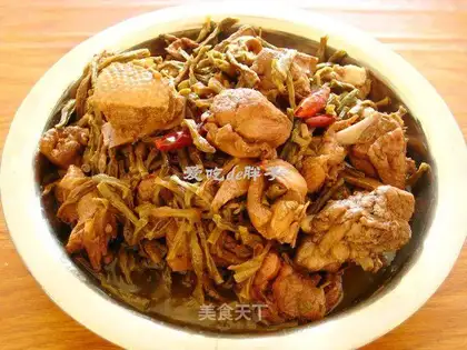 Stewed salted duck with dried beans