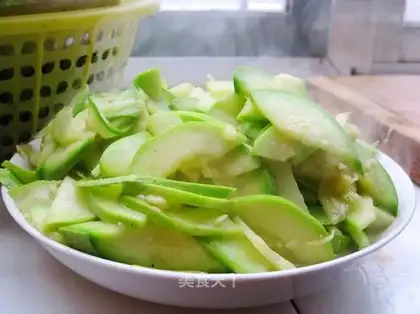 stir-fried zucchini