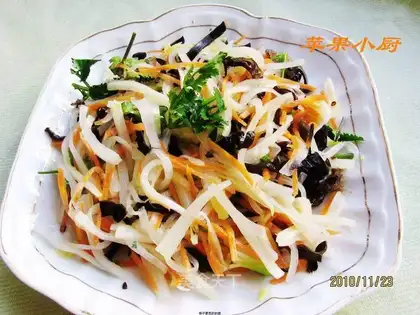 Shredded pepper and cilantro
