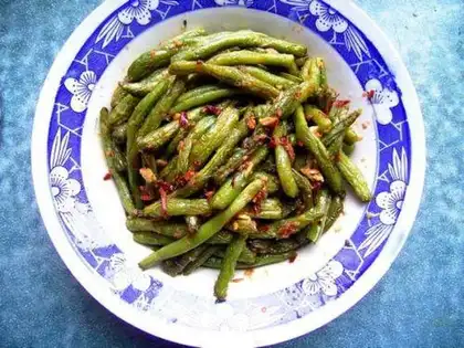 Dry stir-fried beans