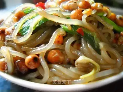 stir-fried potato flour with soybeans