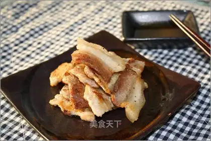 Pan-fried pork belly