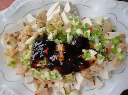 Mixed tofu with sea rice in oyster sauce