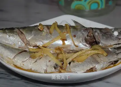 Boiled Spanish mackerel with shredded ginger