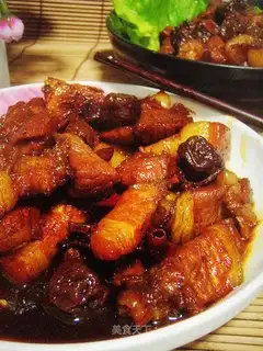 Private dish, plum braised pork