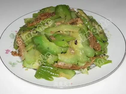 stir-fried balsam pear with soy sauce dace