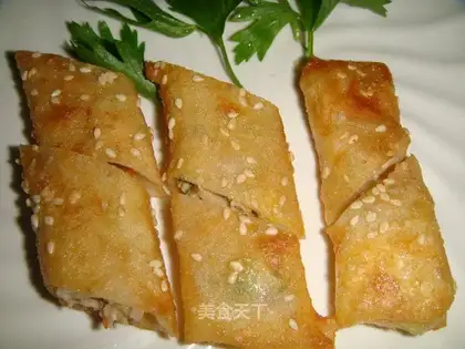 Sesame and minced meat roll