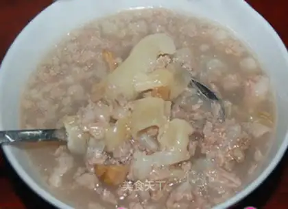 Minced pork and fish glue soup