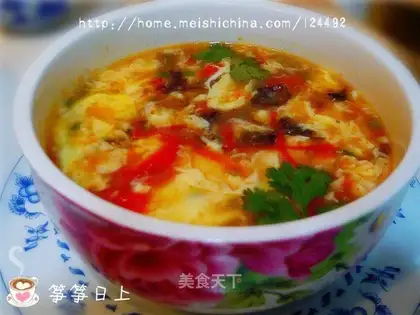 Tomato, seaweed, beef bone and egg soup