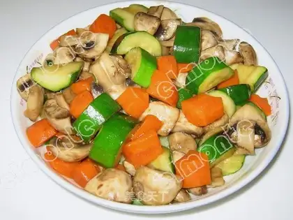 stir-fried mushrooms with Italian melons