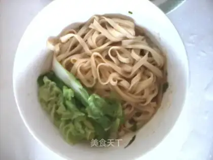 Mixed noodles with peanut butter