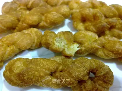 Crispy sesame flowers