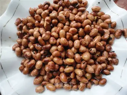 stir-fried peanuts in oil