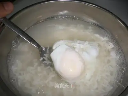 Poached egg with fermented rice