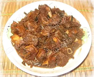 Ribs with dried plum vegetables