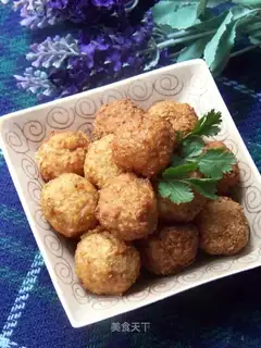 Fried lotus root meatballs