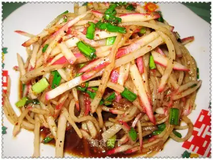 Cold spicy shredded radish