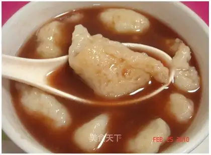 Boiled noodles with red bean paste