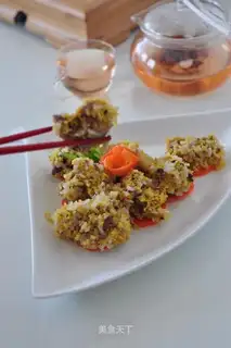 Steamed pork ribs with double rice mushrooms