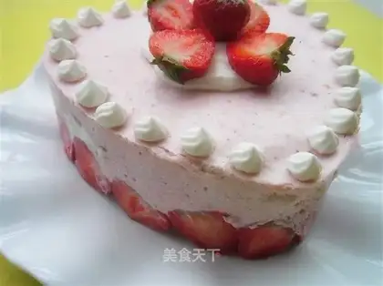 strawberry mousse cake