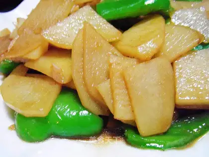 Green pepper potato slices