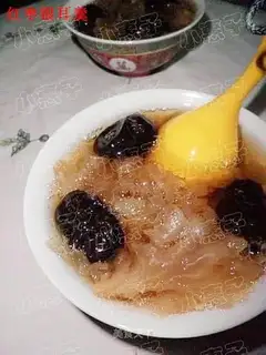 Red dates and tremella soup