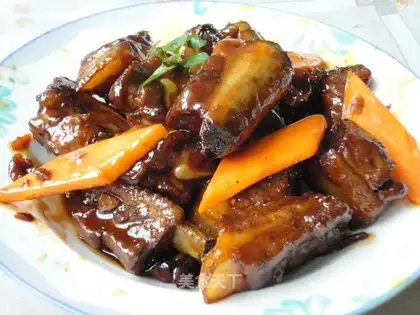 braised pork ribs
