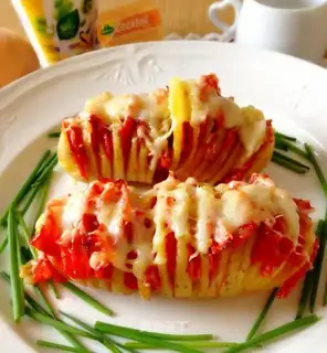 Spicy-eat cheese and potatoes