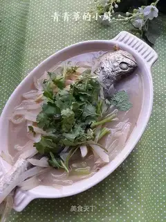 The yellow fish cook radish