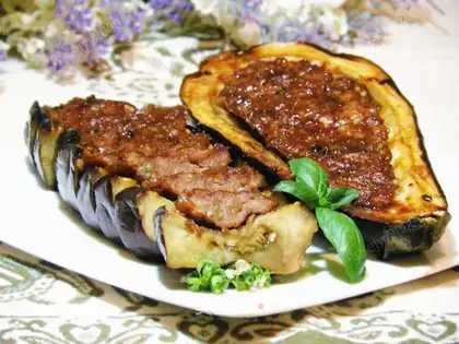 Take the roasted meat and eggplant