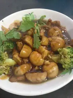 Pelican mouth mushrooms