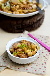 Potato steamed chicken legs