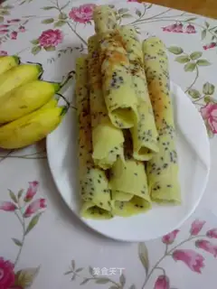 Black sesame egg rolls