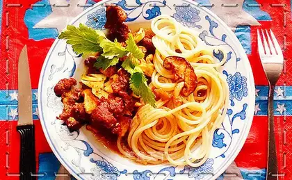 Sand and steak pasta