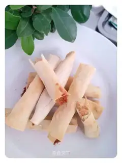 Meat pine roll