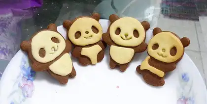 Two-coloured panda cookies