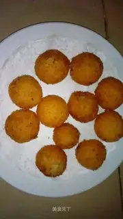 Gold cheese potato ball