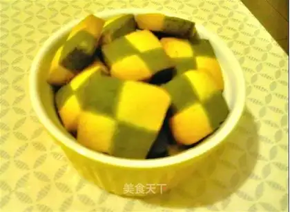 Tea chess cookies