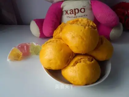 Pumpkin buns