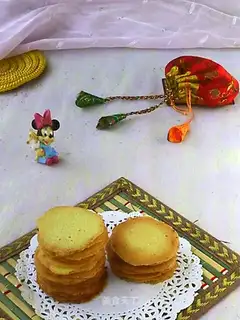 Pelican crackers
