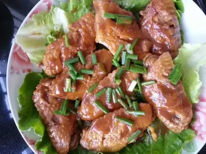 The chicken wings of the pole sauce