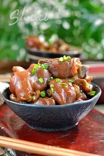 High-pressure pans burning pigs' feet