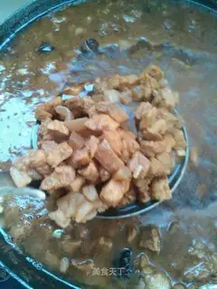 It's a meat dumpling