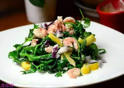 Shrimp spinach salad