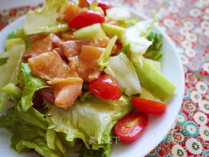 Salad salmon